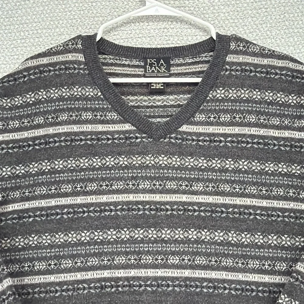 Jos A Bank Sweater Mens Large Gray Geometric Lambs Wool Blend Pullover V-Neck